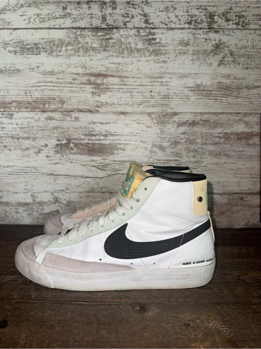 Nike White Black Green High-Top Sneakers: size 8.5